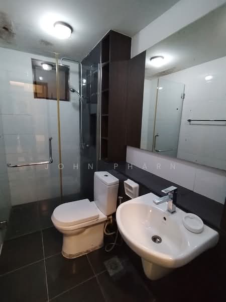 Service Residence for Sale at Sky Gardens Residences - John Pharn - Bathroom - PropertyGuru.com.my