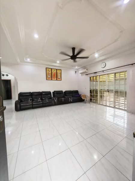 1-storey Terraced House for Sale in Taman Molek (Johor Bahru) - Calvin Lee - Living Room - PropertyGuru.com.my