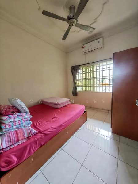 1-storey Terraced House for Sale in Taman Molek (Johor Bahru) - Calvin Lee - PropertyGuru.com.my