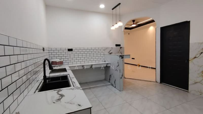 Rumah Teres 1 Tingkat untuk Dijual di Taman Wawasan (Lukut) - Norafian SMH - Kitchen - PropertyGuru.com.my