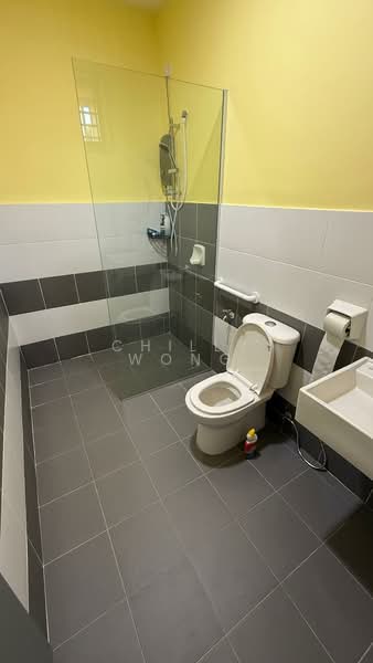 Terraced House for Rent in Pasir Gudang (Johor) - Chilly Wong - Bathroom - PropertyGuru.com.my