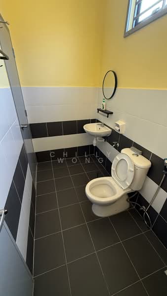 Terraced House for Rent in Pasir Gudang (Johor) - Chilly Wong - Bathroom - PropertyGuru.com.my