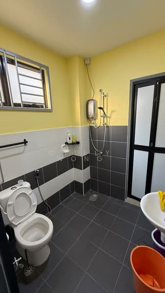 Terraced House for Rent in Pasir Gudang (Johor) - Chilly Wong - Bathroom - PropertyGuru.com.my