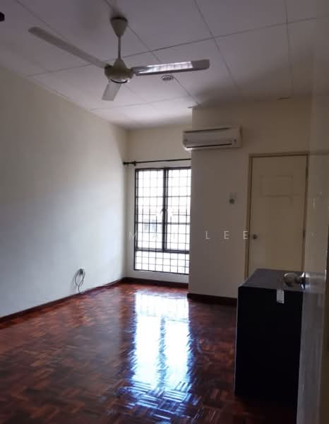 2-storey Terraced House for Rent in Tropicana (Selangor) - Yu Mai Lee - Living Room - PropertyGuru.com.my
