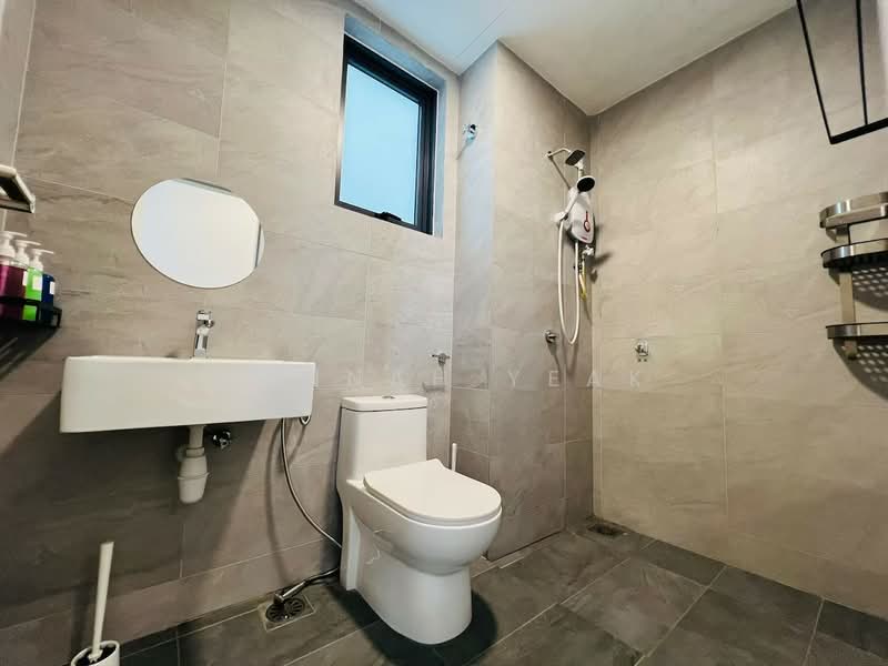 Service Residence for Sale at Atwater : Service Residences - Hannah Yeak - Bathroom - PropertyGuru.com.my