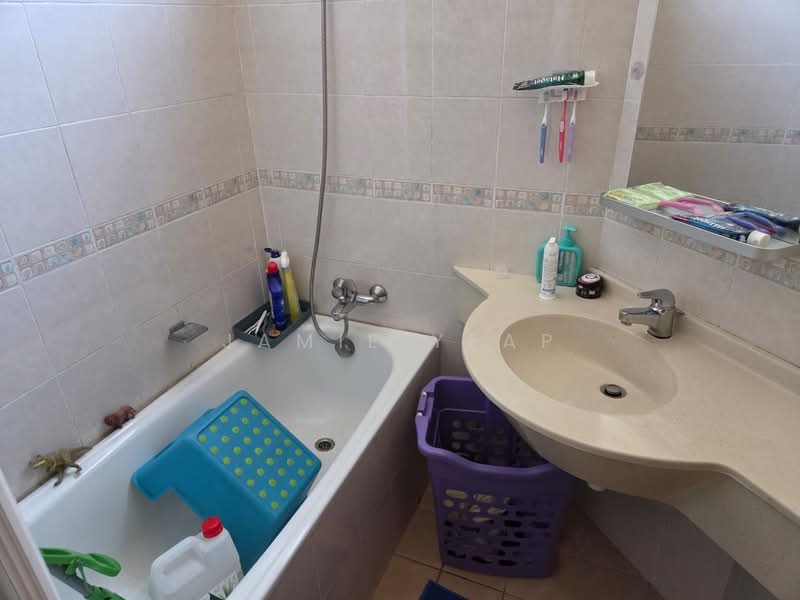 Condominium for Sale at 1 Bukit Utama - Jamie Yeap - Bathroom - PropertyGuru.com.my