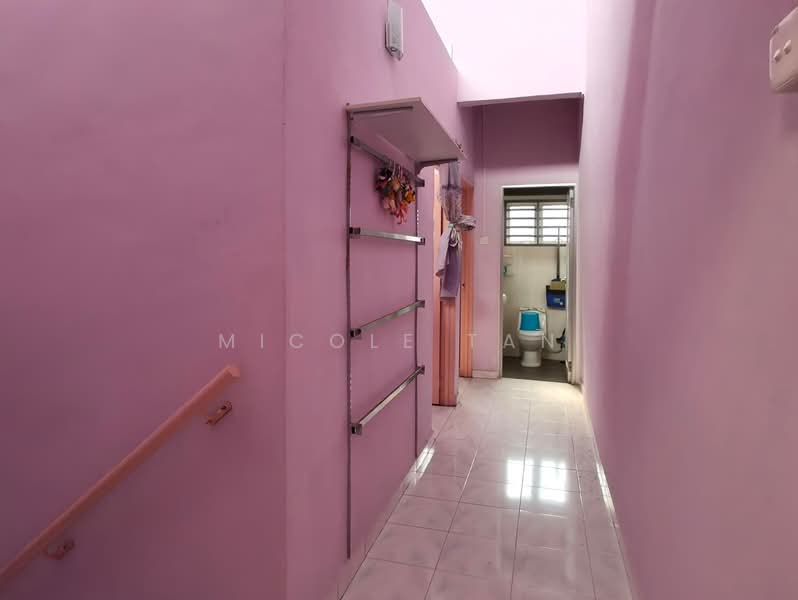 Rumah Teres 2 Tingkat untuk Dijual di Bandar Muar (Muar) - Micole Tan - Corridor - PropertyGuru.com.my