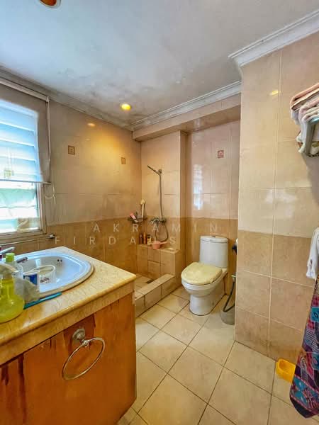 Bungalow for Sale in Seksyen 17 (Petaling Jaya) - Akramin Firdaus Bin Mokhtar - Bathroom - PropertyGuru.com.my