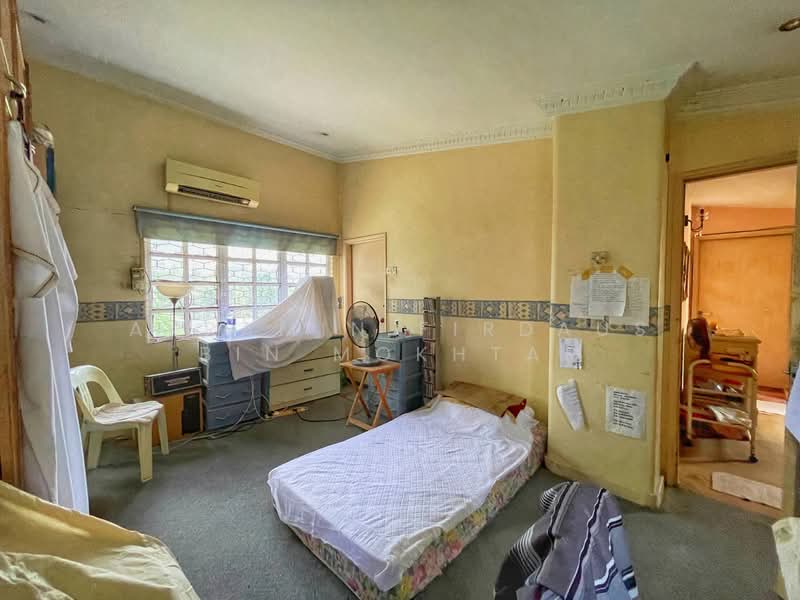 Bungalow for Sale in Seksyen 17 (Petaling Jaya) - Akramin Firdaus Bin Mokhtar - Bedroom - PropertyGuru.com.my