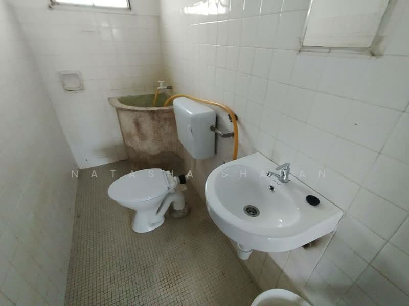 Flat for Sale at Flat Taman Alam Megah - Natasha Shadan - Bathroom - PropertyGuru.com.my