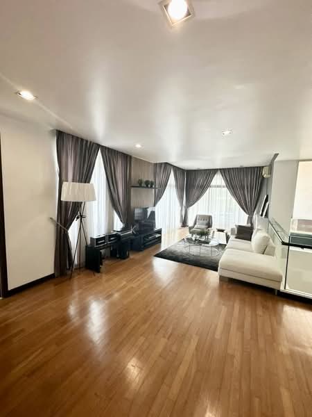 Rumah Berkembar untuk Dijual di Bandar Baru Permas Jaya (Permas Jaya) - Yik Tat - Living Room - PropertyGuru.com.my