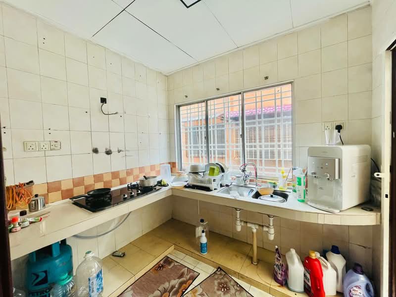 Rumah Teres 2 Tingkat untuk Dijual di Seksyen 7 (Shah Alam) - Natasha Shadan - Kitchen - PropertyGuru.com.my