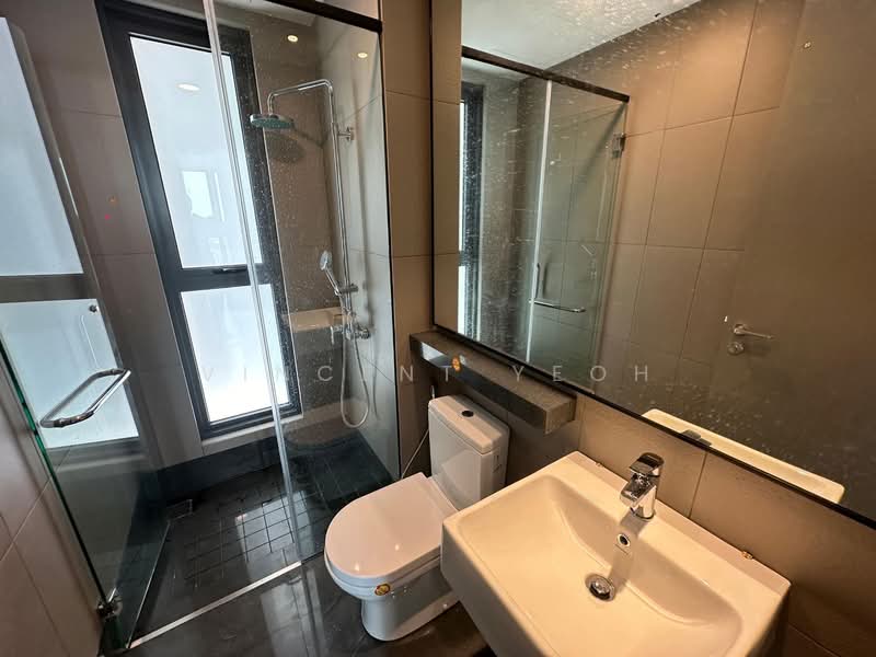 Service Residence for Rent at Bloomsvale Menara Vista Petaling - Vincent Yeoh - Bathroom - PropertyGuru.com.my