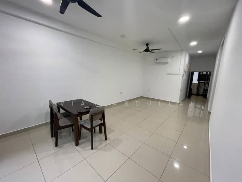 Kondominium untuk Dijual di M Condominium @ Larkin - Vivian Abdullah - Living Room - PropertyGuru.com.my