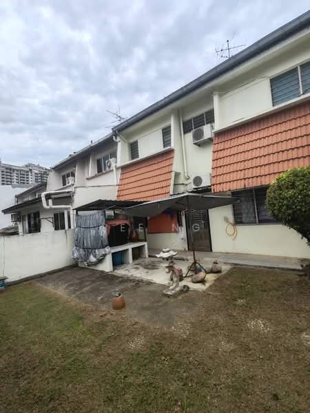 Rumah Teres 2 Tingkat untuk Dijual di Taman Kolam Air (Johor Bahru) - Bee Ng - Exterior - PropertyGuru.com.my