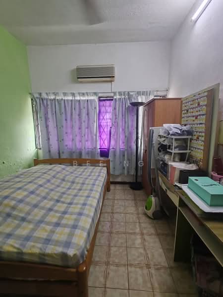 Rumah Teres 2 Tingkat untuk Dijual di Taman Kolam Air (Johor Bahru) - Bee Ng - Bedroom - PropertyGuru.com.my