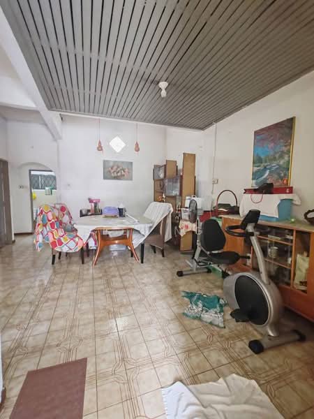 Rumah Teres 2 Tingkat untuk Dijual di Taman Kolam Air (Johor Bahru) - Bee Ng - Living Room - PropertyGuru.com.my