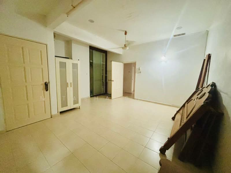Rumah Teres 2 Tingkat untuk Dijual di Seksyen 4 (Shah Alam) - Natasha Shadan - Living Room - PropertyGuru.com.my