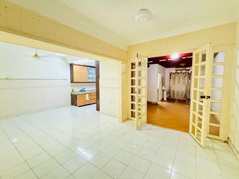 2-storey Terraced House for Sale in Seksyen 4 (Shah Alam) - Natasha Shadan - PropertyGuru.com.my