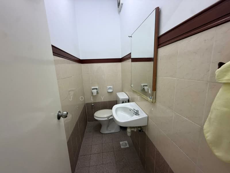 Rumah Teres 2 Tingkat untuk Dijual di Damai Rasa (Cheras) - Joly Liew - Bathroom - PropertyGuru.com.my