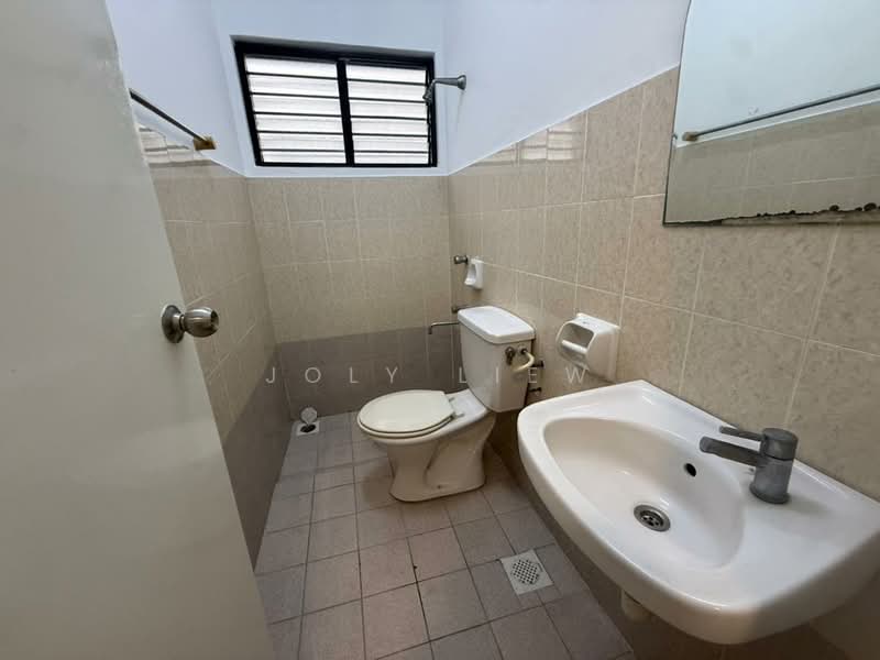 Rumah Teres 2 Tingkat untuk Dijual di Damai Rasa (Cheras) - Joly Liew - Bathroom - PropertyGuru.com.my