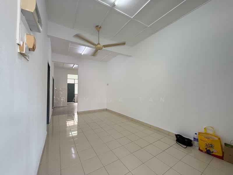 Rumah Teres 1 Tingkat untuk Dijual di Taman Seri Duyong 3 (Duyong) - Ramona Tan - Living Room - PropertyGuru.com.my