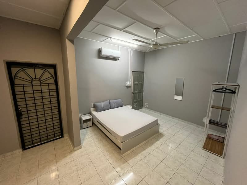 2-storey Terraced House for Rent in Seksyen 18 (Shah Alam) - Teh KS - Bedroom - PropertyGuru.com.my