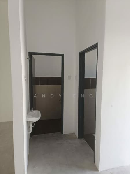 Shop / Office for Sale in Kampar (Perak) - Andy Eng - Bathroom - PropertyGuru.com.my