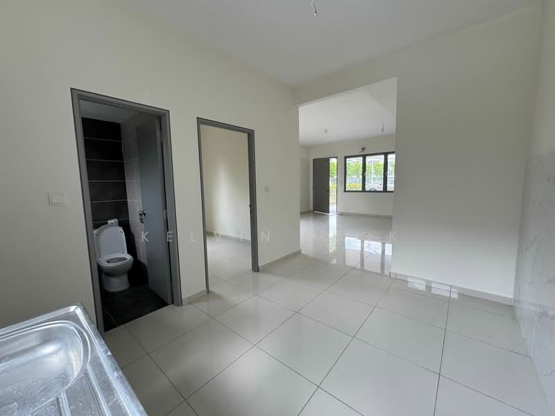 Rumah Teres 2 Tingkat untuk Dijual di Puchong (Selangor) - Kelvin Pook - Bathroom - PropertyGuru.com.my