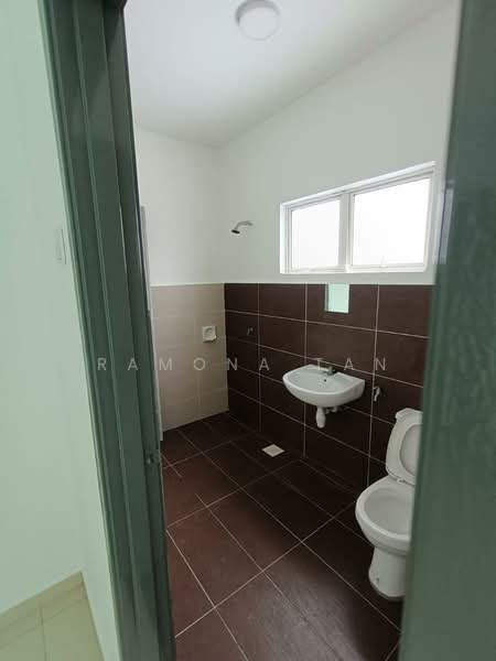2-storey Terraced House for Rent in Taman Belimbing Harmoni (Durian Tunggal) - Ramona Tan - Bathroom - PropertyGuru.com.my