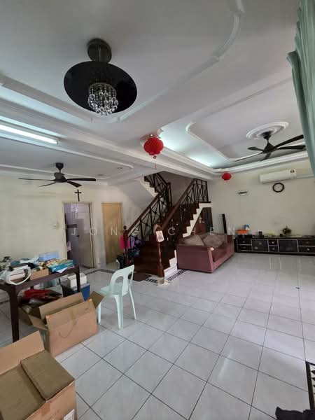 2-storey Terraced House for Sale in Taman Molek (Johor Bahru) - Jong Chen - Living Room - PropertyGuru.com.my