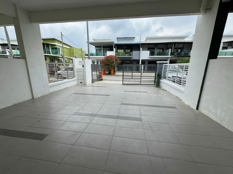 2-storey Terraced House for Sale in Bandar Sri Sendayan (Negeri Sembilan) - Kelvin Pook - Exterior - PropertyGuru.com.my