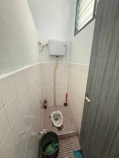 1-storey Terraced House for Sale in Taman Seri Duyong (Duyong) - BL Bong - Bathroom - PropertyGuru.com.my