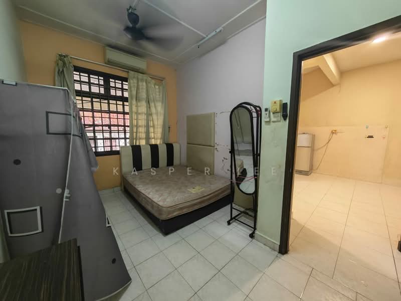 Rumah Teres 1.5 Tingkat untuk Disewa di Taman Pelangi Indah (Ulu Tiram) - Kasper Lee - Bedroom - PropertyGuru.com.my