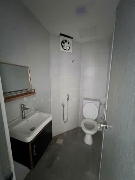 Shop / Office for Sale in Taman Melawati (Ulu Kelang) - Najah Kadir - Bathroom - PropertyGuru.com.my
