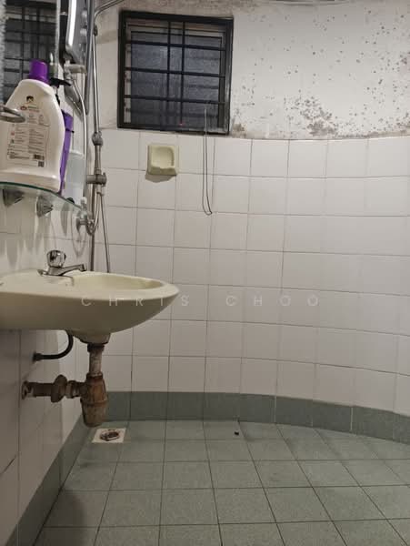 Pangsapuri untuk Dijual di Melur Apartment - Chris Choo - Bathroom - PropertyGuru.com.my