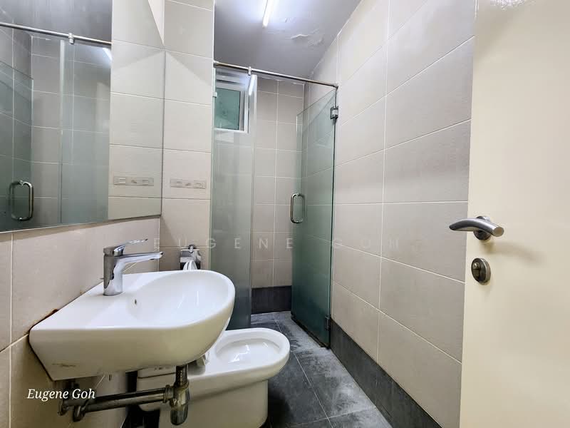 Service Residence for Sale at Tiara Mutiara 2 - Eugene Goh - Bathroom - PropertyGuru.com.my