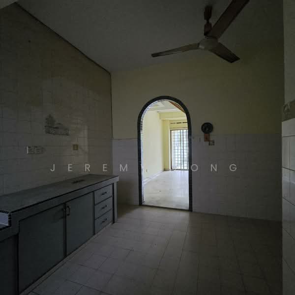 2-storey Terraced House for Rent in Taman Muda (Ampang) - Jeremy Yong - Kitchen - PropertyGuru.com.my