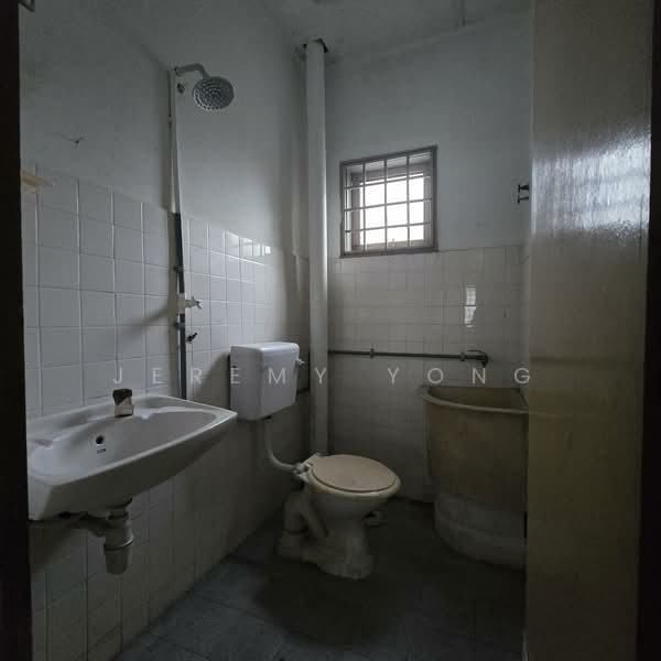 2-storey Terraced House for Rent in Taman Muda (Ampang) - Jeremy Yong - Bathroom - PropertyGuru.com.my