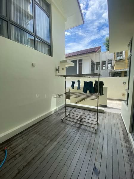 Rumah Berkembar untuk Dijual di Taman Impian Emas (Skudai) - Michelle Fong - Balcony - PropertyGuru.com.my