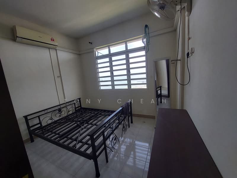 Apartment for Sale at Sinar Bukit Dumbar - Tony Cheah - Bedroom - PropertyGuru.com.my