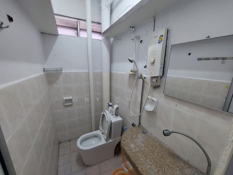 Apartment for Sale at Sinar Bukit Dumbar - Tony Cheah - Bathroom - PropertyGuru.com.my