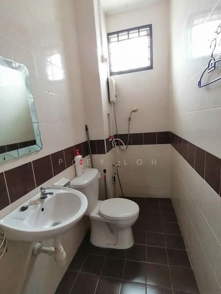 Rumah Teres 2 Tingkat untuk Disewa di Taman JP Perdana (Johor Bahru) - Poey Loh - Bathroom - PropertyGuru.com.my
