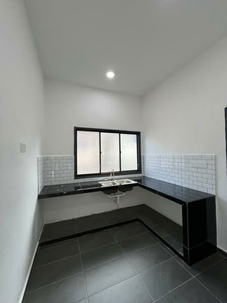 Rumah Teres 1 Tingkat untuk Dijual di Taman Universiti (Skudai) - Lewis Tai - Kitchen - PropertyGuru.com.my