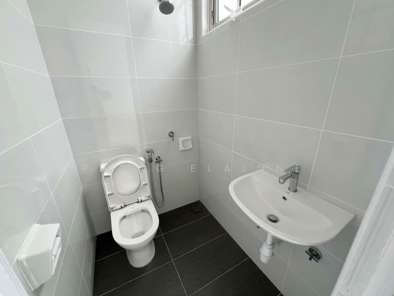 Semi-Detached House for Sale in Taman Ekoflora (Johor Bahru) - Phang Elainne - Bathroom - PropertyGuru.com.my
