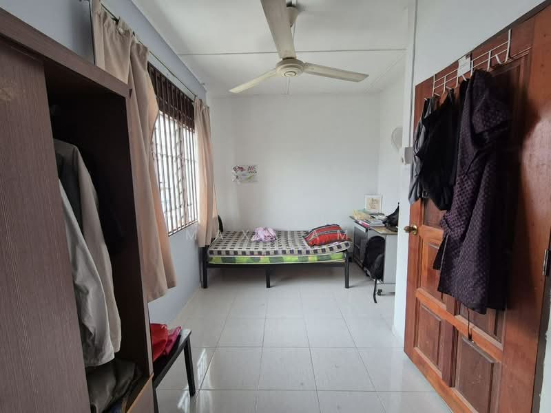 2-storey Terraced House for Sale in Taman Johor Jaya (Johor Bahru) - Max Lam - Bedroom - PropertyGuru.com.my