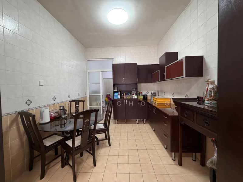 Rumah Bandar untuk Dijual di Taman Lagenda Mas - Elly Chong - Kitchen - PropertyGuru.com.my