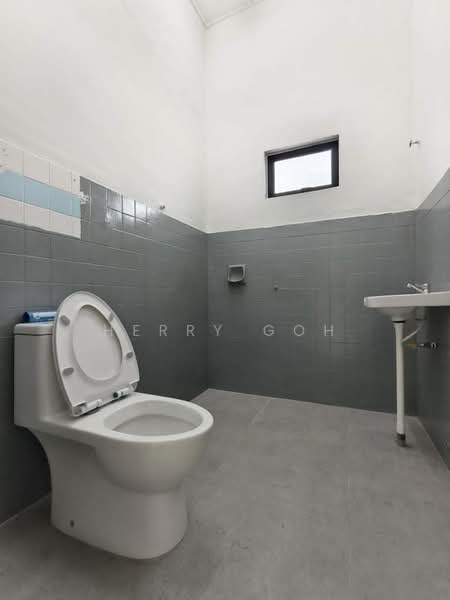 Rumah Teres 1 Tingkat untuk Dijual di Taman Sentosa (Johor Bahru) - Herry Goh - Bathroom - PropertyGuru.com.my