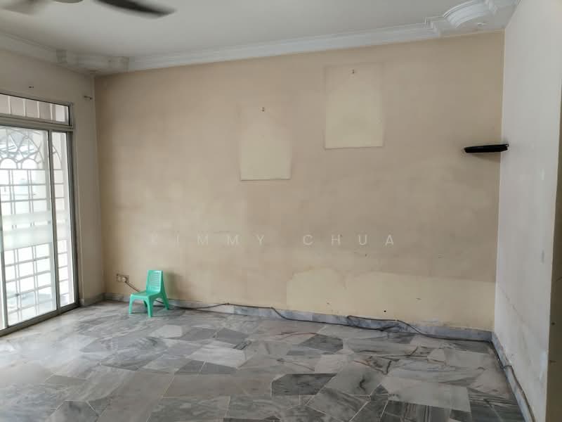 Rumah Teres 2 Tingkat untuk Dijual di Taman Wawasan (Puchong) - Kimmy Chua - Living Room - PropertyGuru.com.my