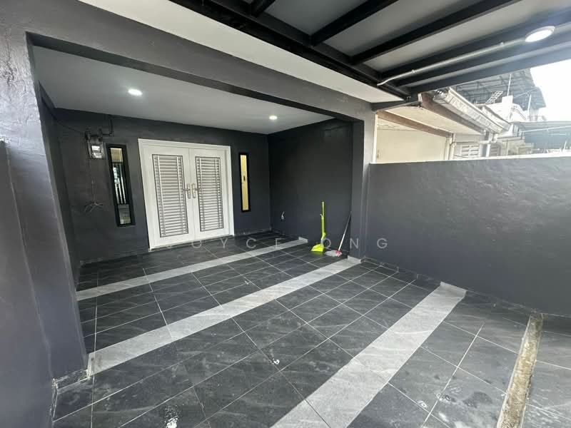2-storey Terraced House for Sale in Taman Desa Cemerlang (Ulu Tiram) - Joyce Ong - Entrance - PropertyGuru.com.my